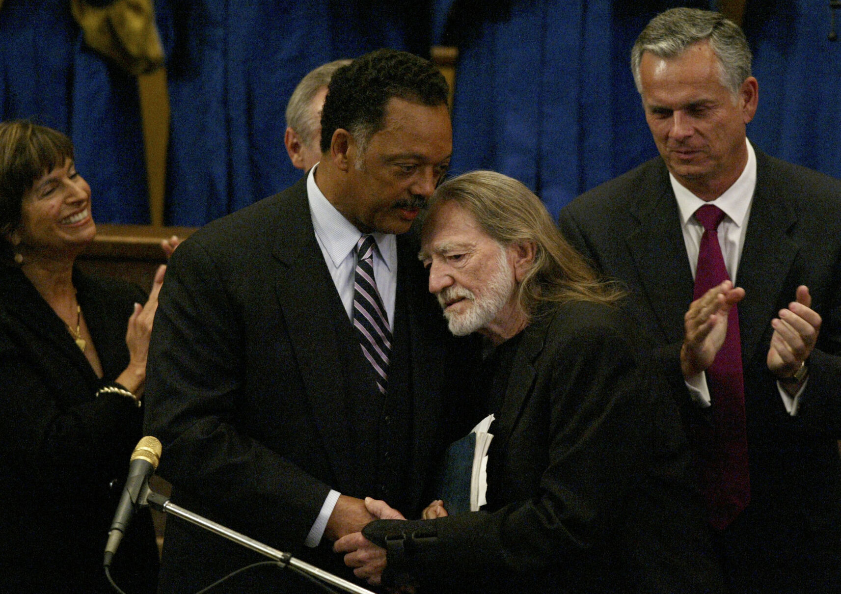 2004: Willie Nelson at Ray Charles funeral
